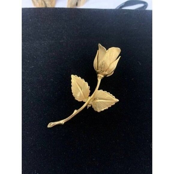 Vintage GIOVANNI Gold Tone Rose Brooch Marked - Picture 1 of 6